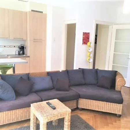 A 9 Minutes A Pied De La Gare De Apartment *