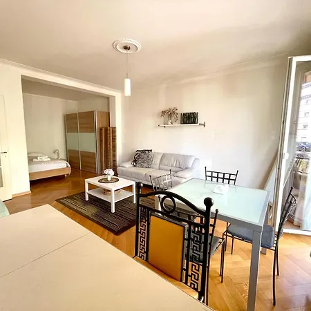 A 9 Minutes A Pied De La Gare De Apartmán *