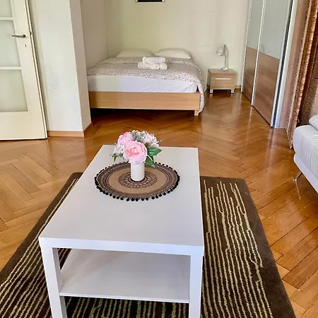 Apartment A 9 Minutes A Pied De La Gare De *