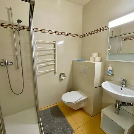 A 9 Minutes A Pied De La Gare De *