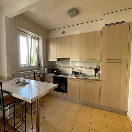 A 9 Minutes A Pied De La Gare De Lausanne